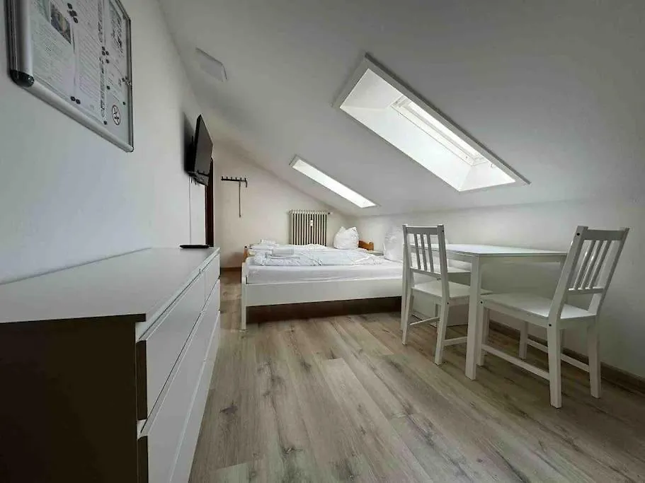 Apartment Lap104 - Smarte Monteurwohnung Uebergangswohnung Lappersdorf